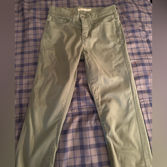 Skinny Shaping Capri Levi Pants - Picture 1 of 4